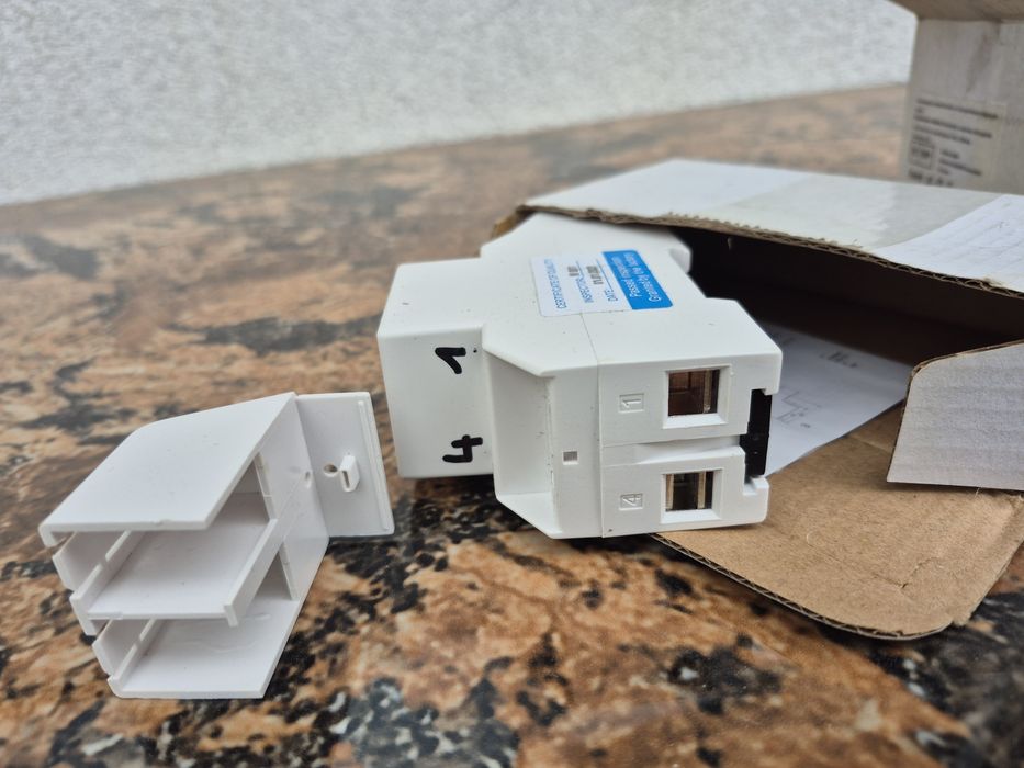 Vând doua sigurante tip contour electronic LCD digital