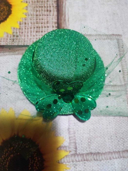 Accesoriu cap pălăriuță