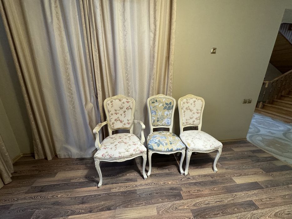 Шесть стульев бренда Кавия, Италия, в удовлетворительном состоянии