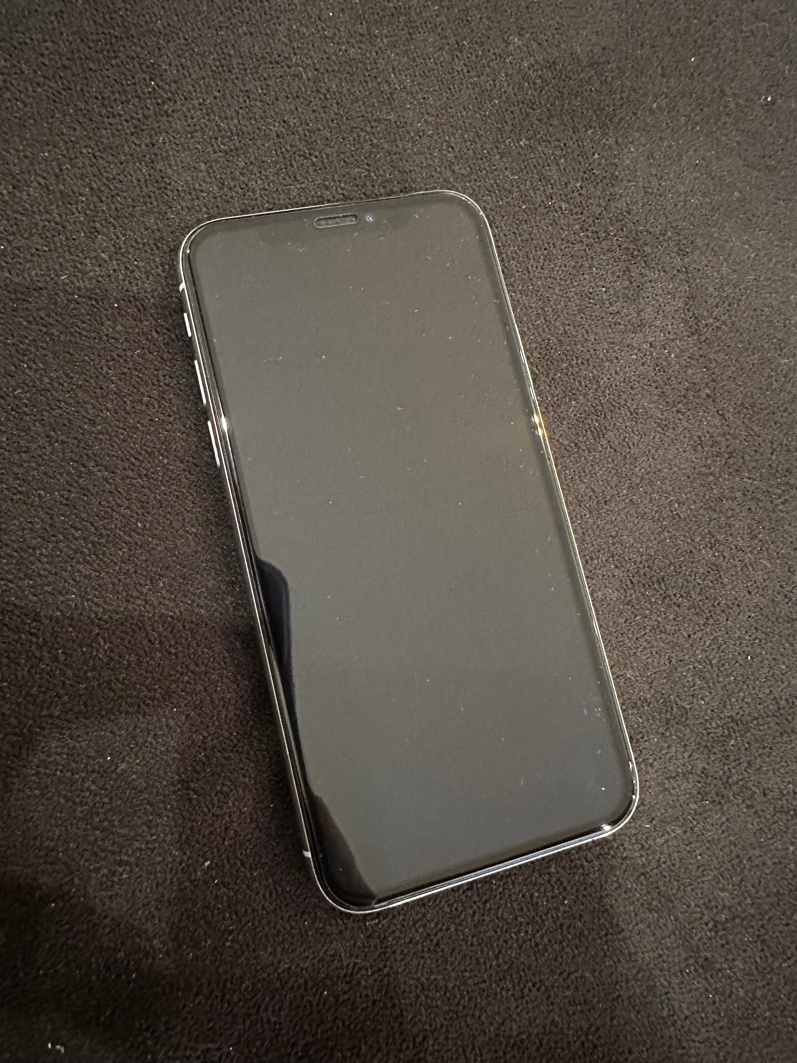 Продавам   Iphone  XS 512