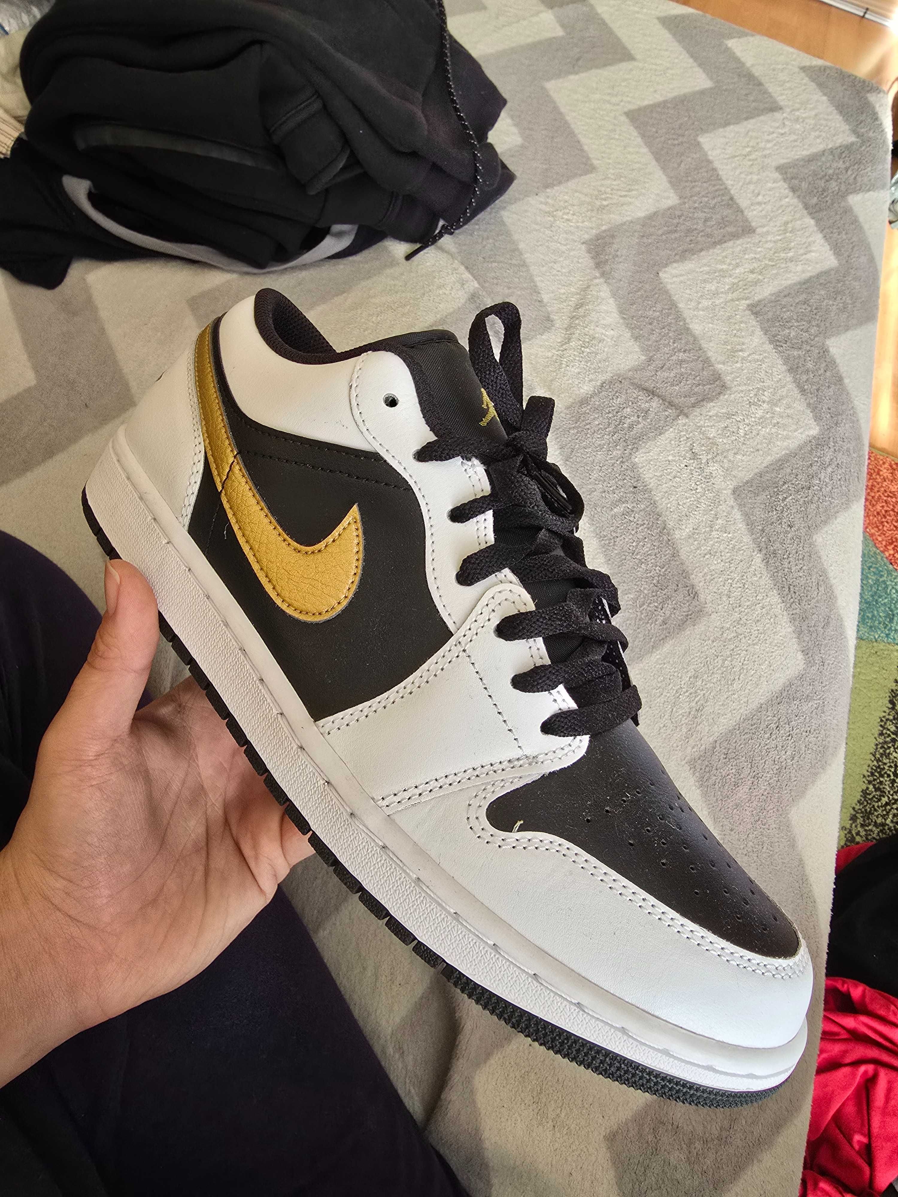 Nike Air Jordan Low