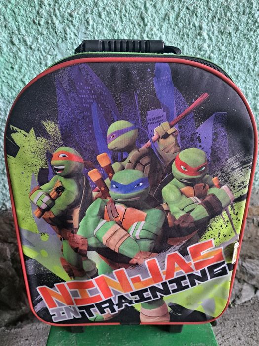 Продам чемодан детский