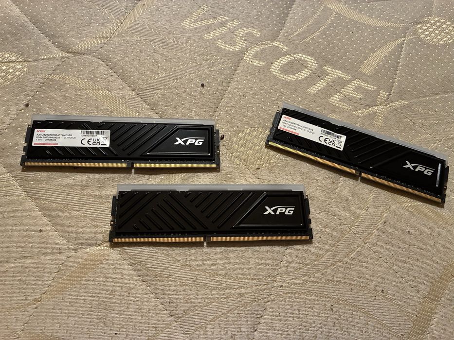 Placute RAM 8GB fiecare