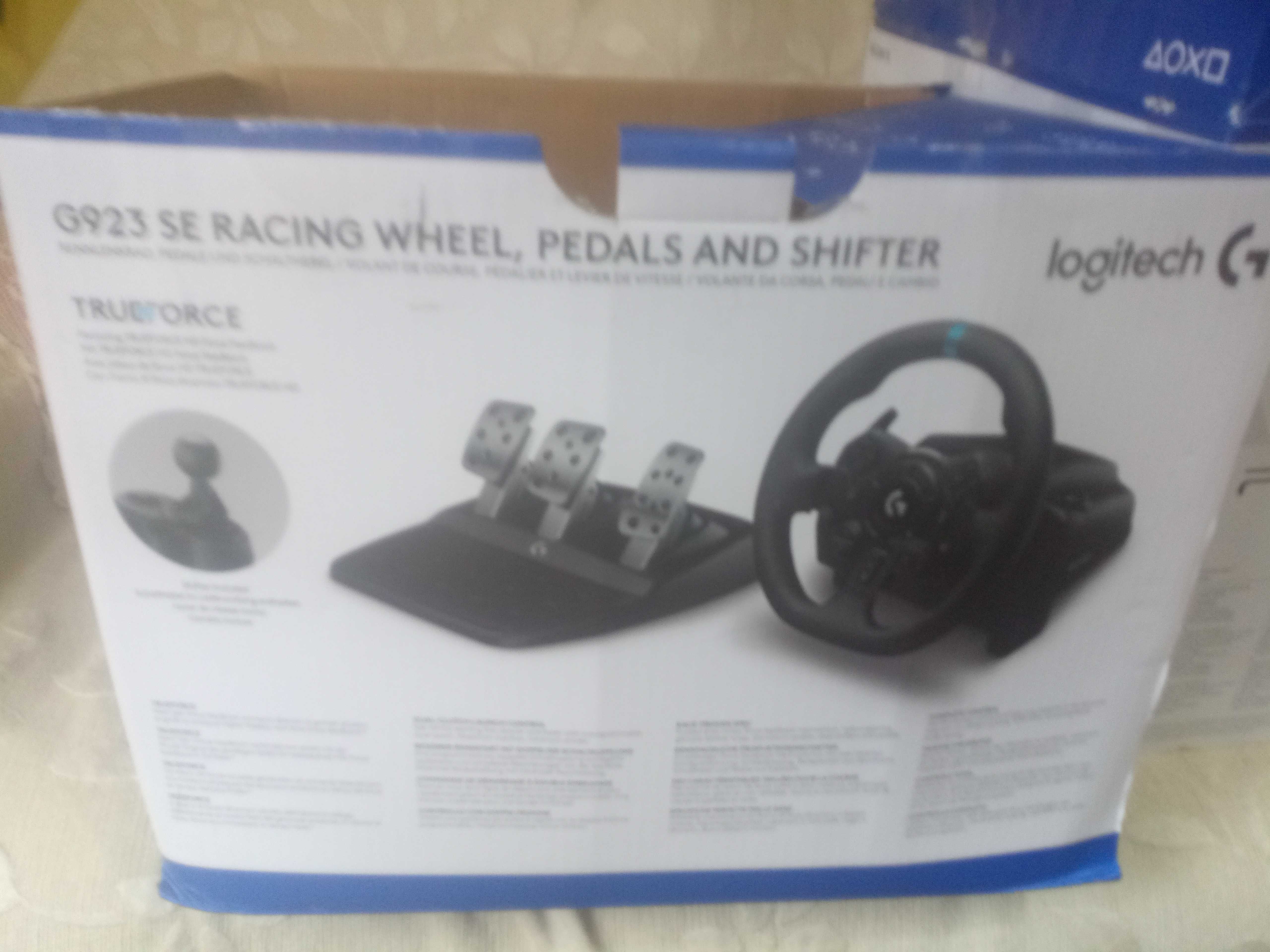 Волан педали и скоростен logitech за PlayStation 5