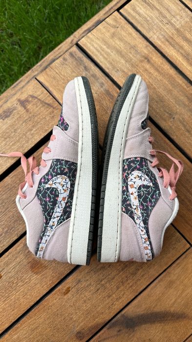 Nike dunk low jordan