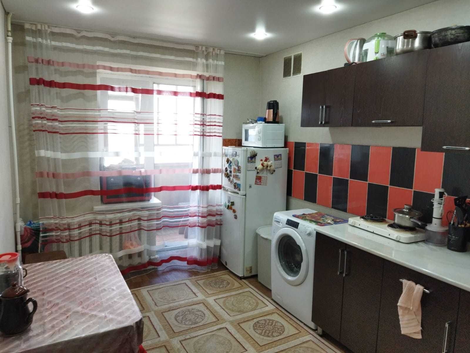 Продам 3-ю квартиру на 6 микр-не в районе Самрука, 54.5 м², 8/9 этаж