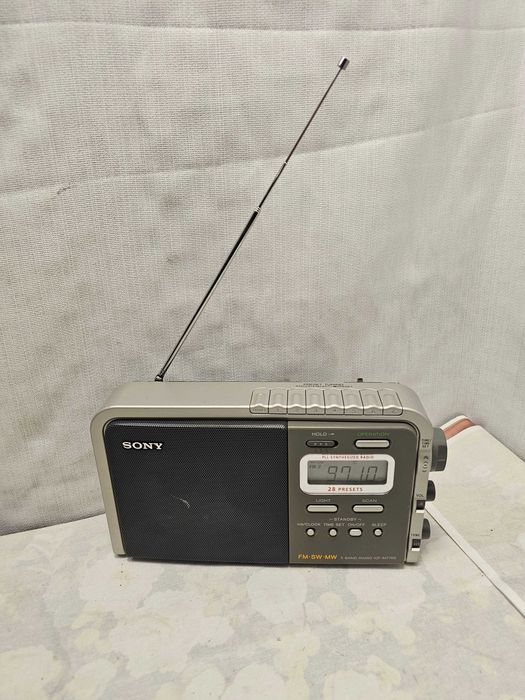 Tuner radio Sony ICF-M770S vintage 2002 muzica Tokyo Japan portabil