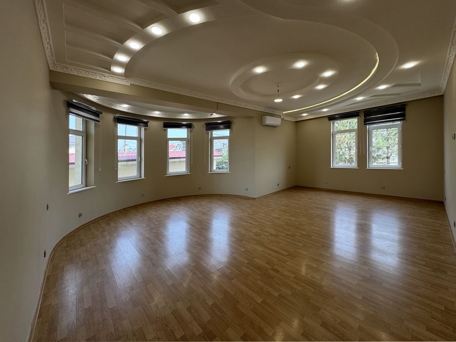 Сдается Евродом под ОФИС 3.2 сотки 9 комнат Шота Руставели Саламатина