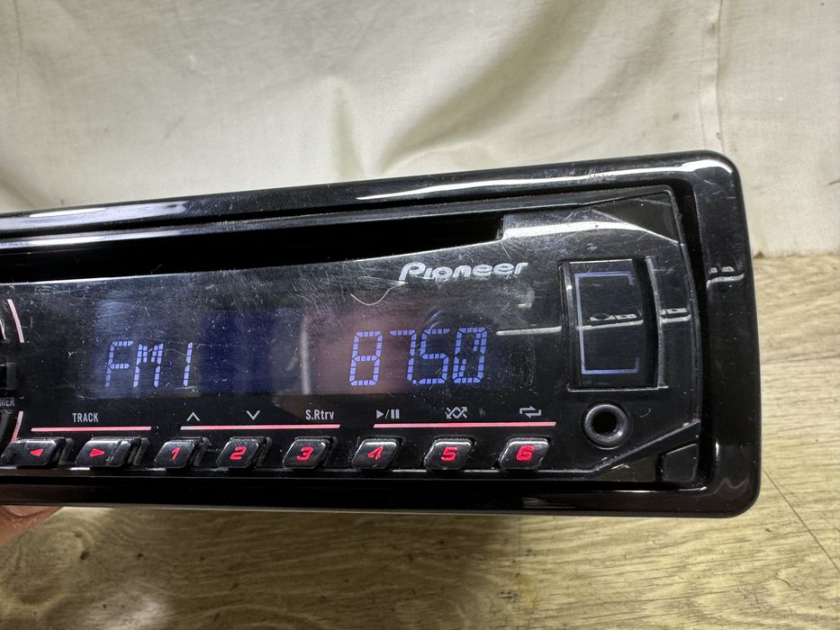 Pioneer DEH-1600ub