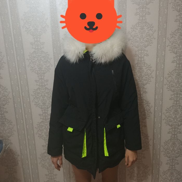 Продам зимнюю куртку на девочку