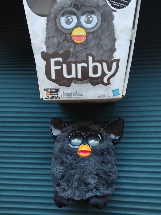 Furby - оригинална интерактивна играчка с кутия