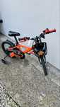 Bicicleta pebtru copii cu roti ajutatoare