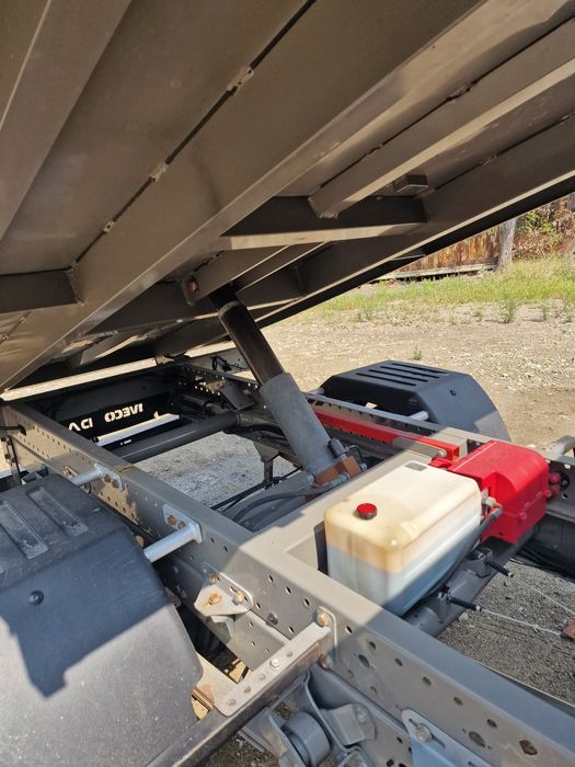 Bena basculabila iveco daily