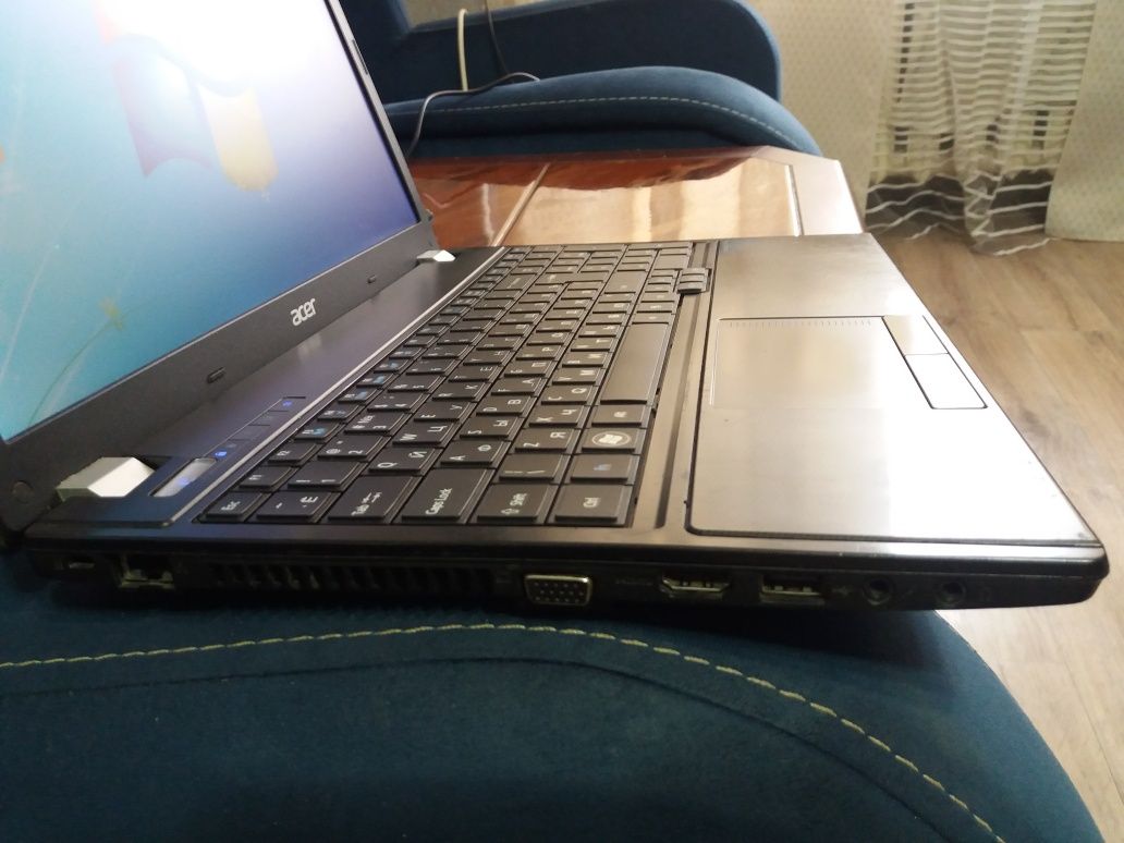 Ноутбук acer 5760G i3