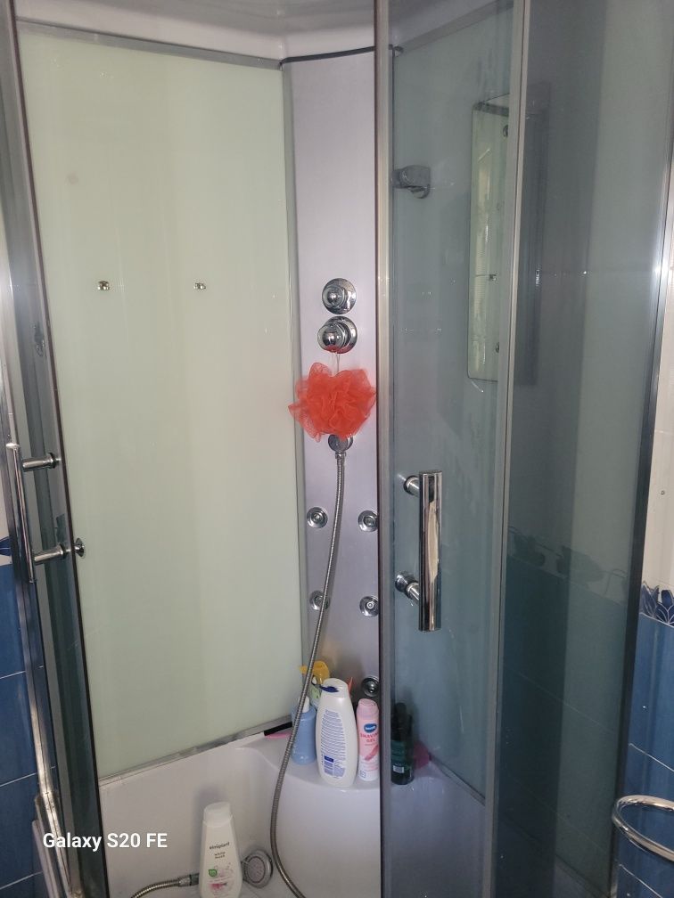 Vând cabină de duș în stare foarte bună de funcționare