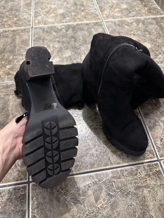 Дамски велурени чизми