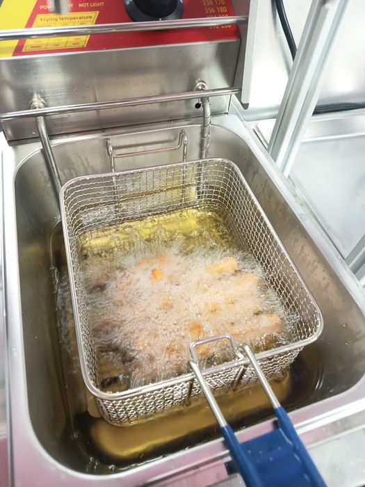 Vând mașina Iveco daily 2011