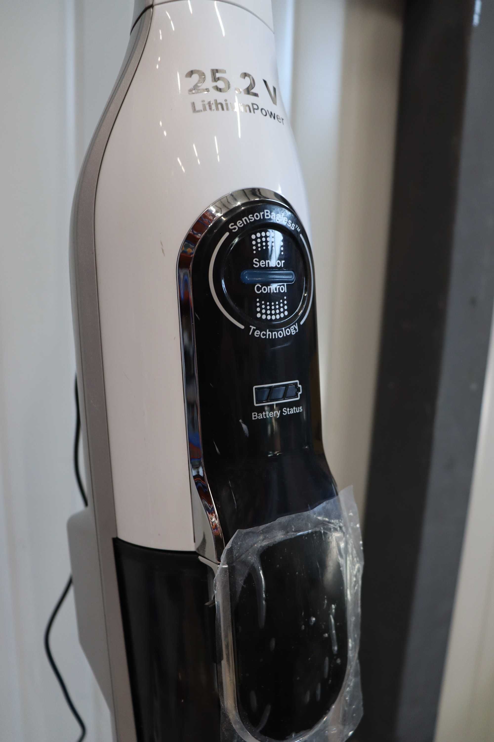 Безжична прахосмукачка Bosch BCH6ATH25 Athlet, ел. четка, 25.2V