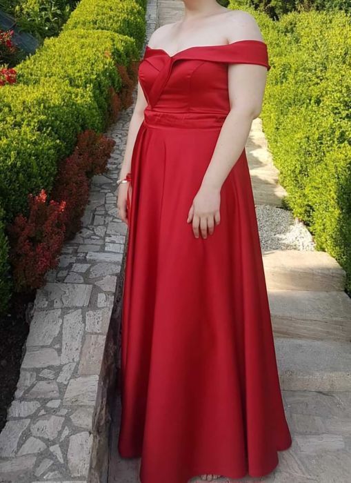Rochie de tafta roșie