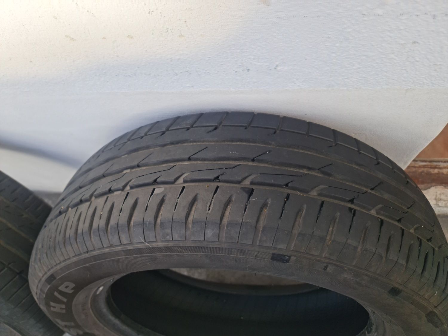 Продавам Перфектни летни гуми CST AD-R8 ADRENO H/P SPORT 225/60 R18