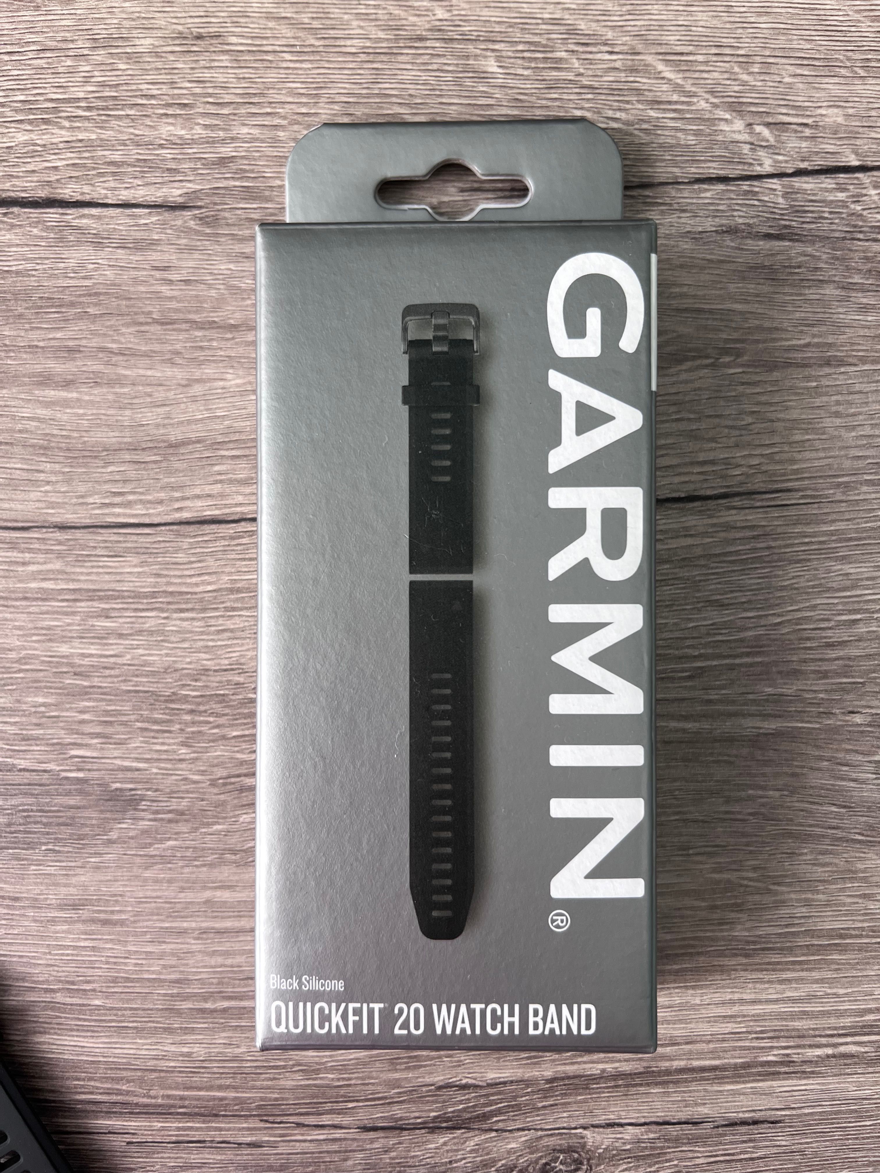 Каишка за смарт часовник Garmin QUICKFIT 20 WATCH BAND