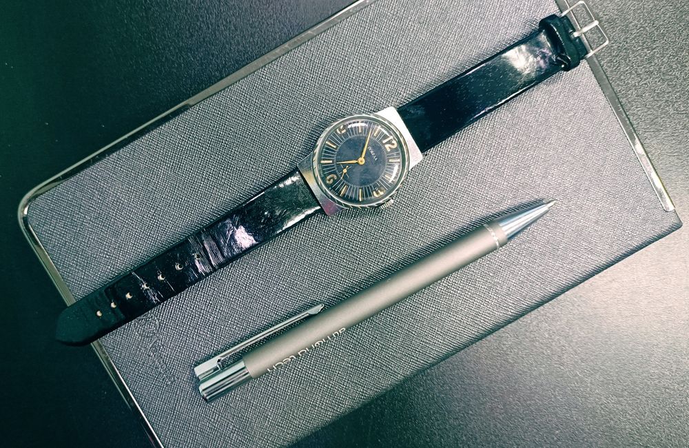 Редкие механические часы «Победа» с оригинальным корпусом