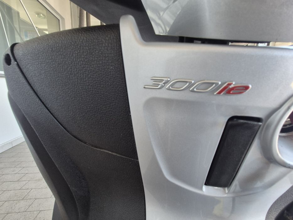 MP3 YOURBAN L5E 2016 ( Se conduce cu categoria B)