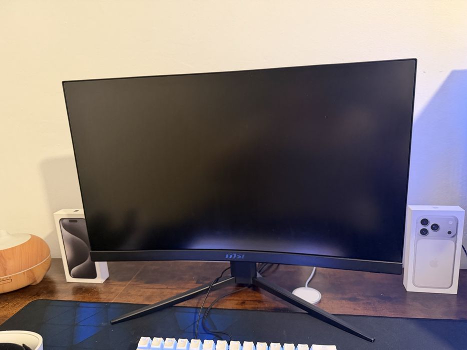 Vand Monitor MSI 144 Hz 4K