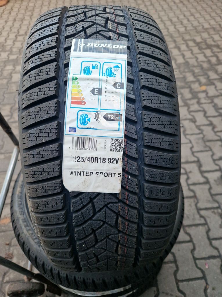 Anvelope noi iarna Dunlop 225/40/18 dot 2020