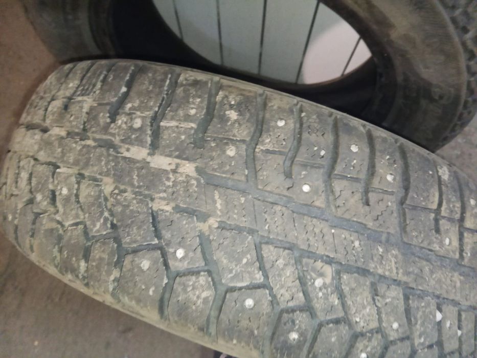 Шины продам зимние б/у