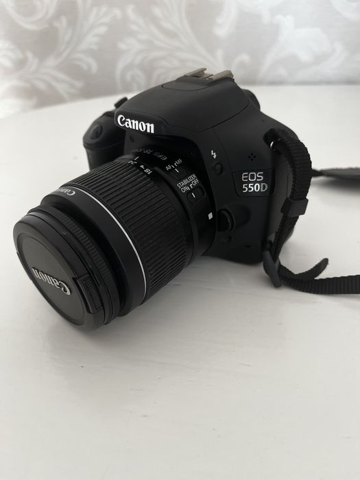 Фотоаппарат CANON EOS 550D