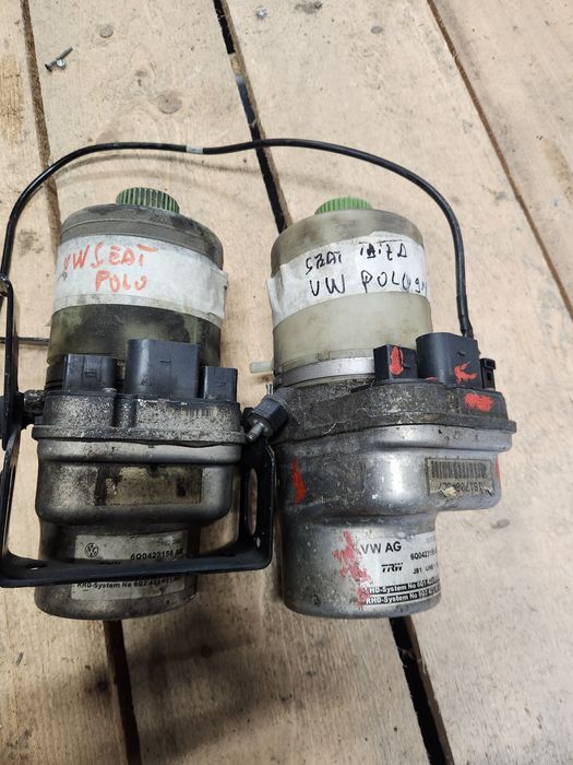 Vând pompa servodirectie  vw seat