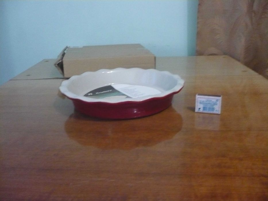 Эмалированная круглая  форма-поддон для запеканок или выпечки пирогов