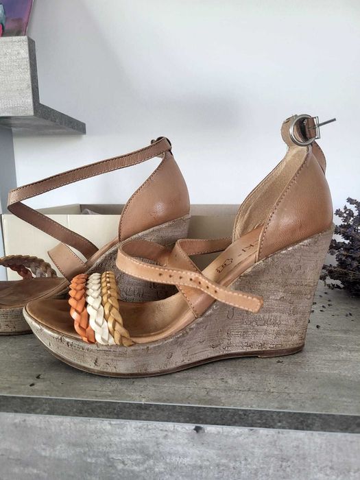 Sandale Lasocki, platforme