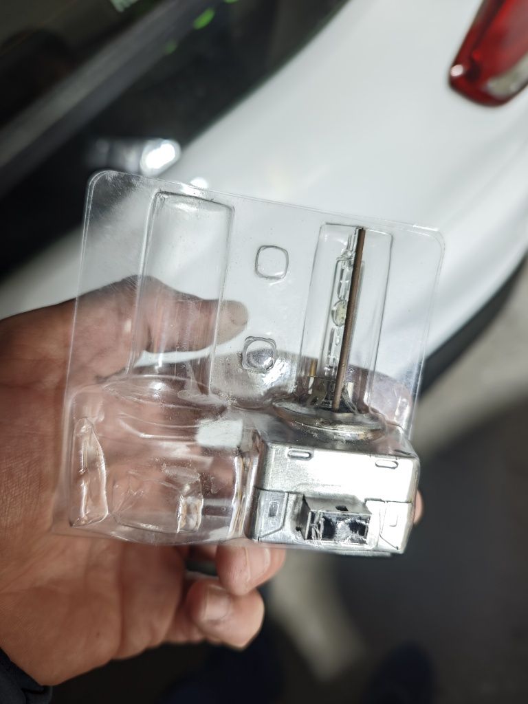 Крушка с нагреваема жичка, PHILIPS Xenon WhiteVision, ксенон