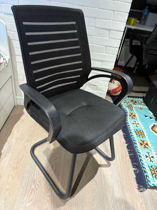 Стулья офисные или для работы с компьютером