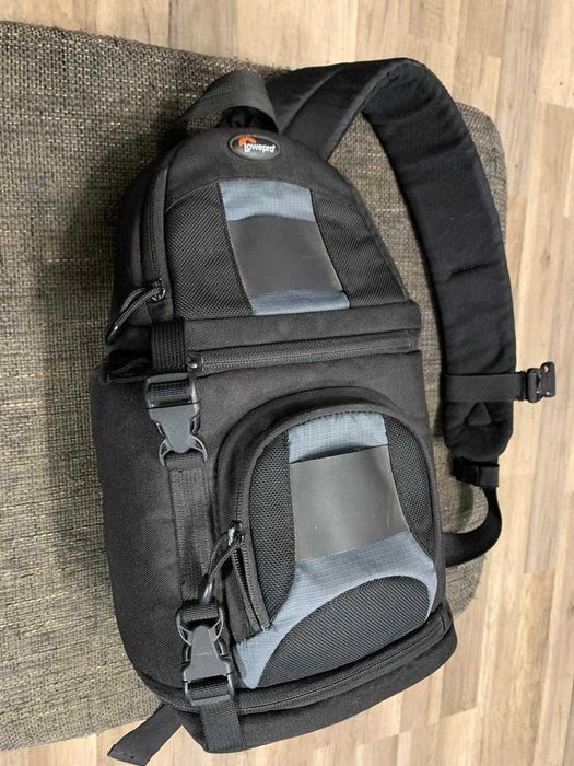 Geanta / rucsac camera foto DSLR Lowepro SlingShot 100AW