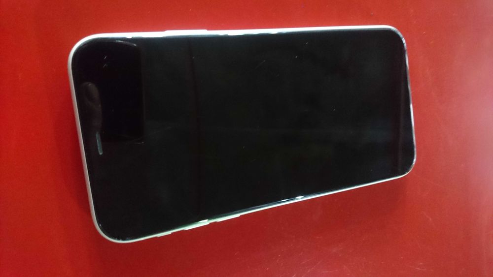 Iphone 11 alb 64gb liber