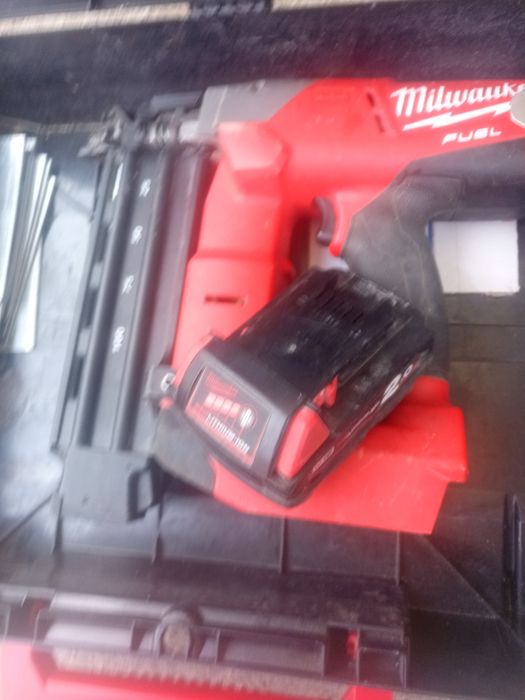 Milwaukee pistol de cuie