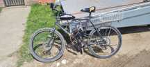Bicicleta motor pe benzină