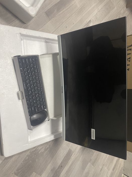 Моноблок MaxiCom