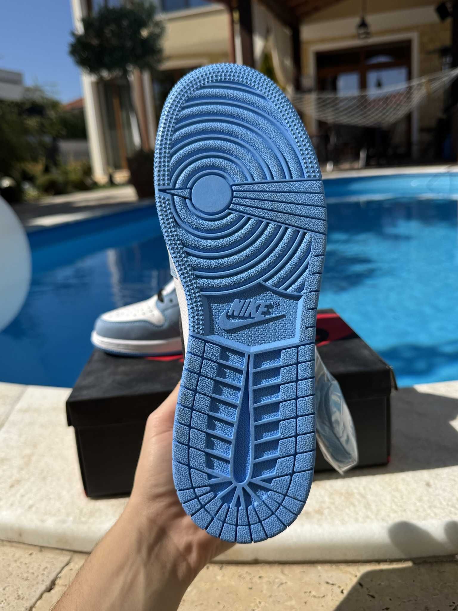 Jordan 1 High Retro UNC University Blue 39 EUR Кецове + Кутия + Връзки