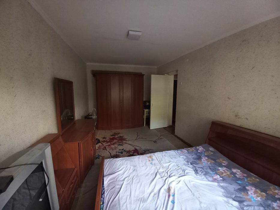 Арендага 1 хона 1 этаж Азиз бозор олдида жойлашган.Агентство