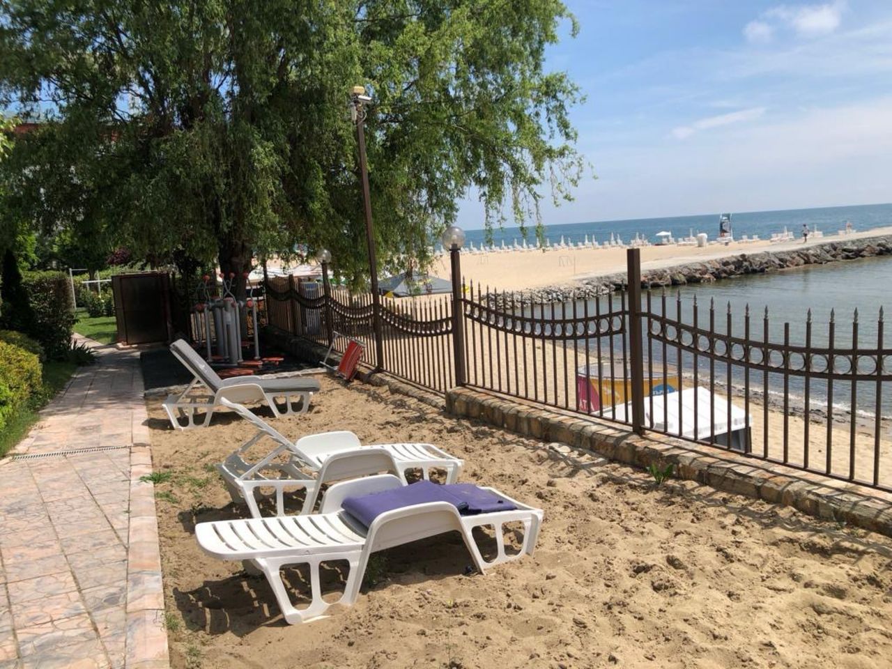 Продава се Двустаен апартамент в к.к. Слънчев бряг - 74 кв.м за 1082 €/кв.м - Снимка #2