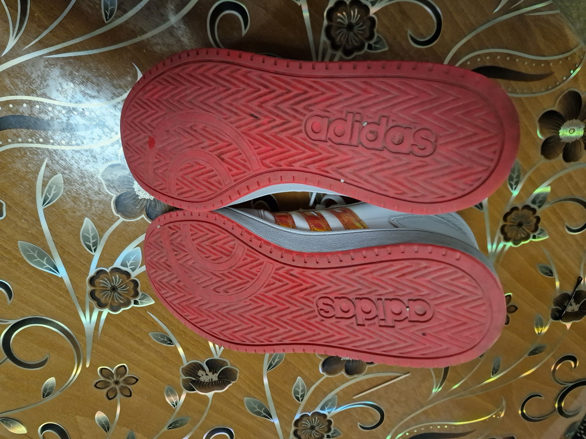 Дамски маратонки Adidas 38  номер