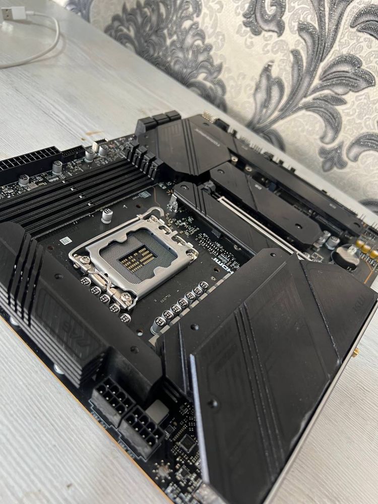 MSI Tomahawk Z790 DDR5 wifi