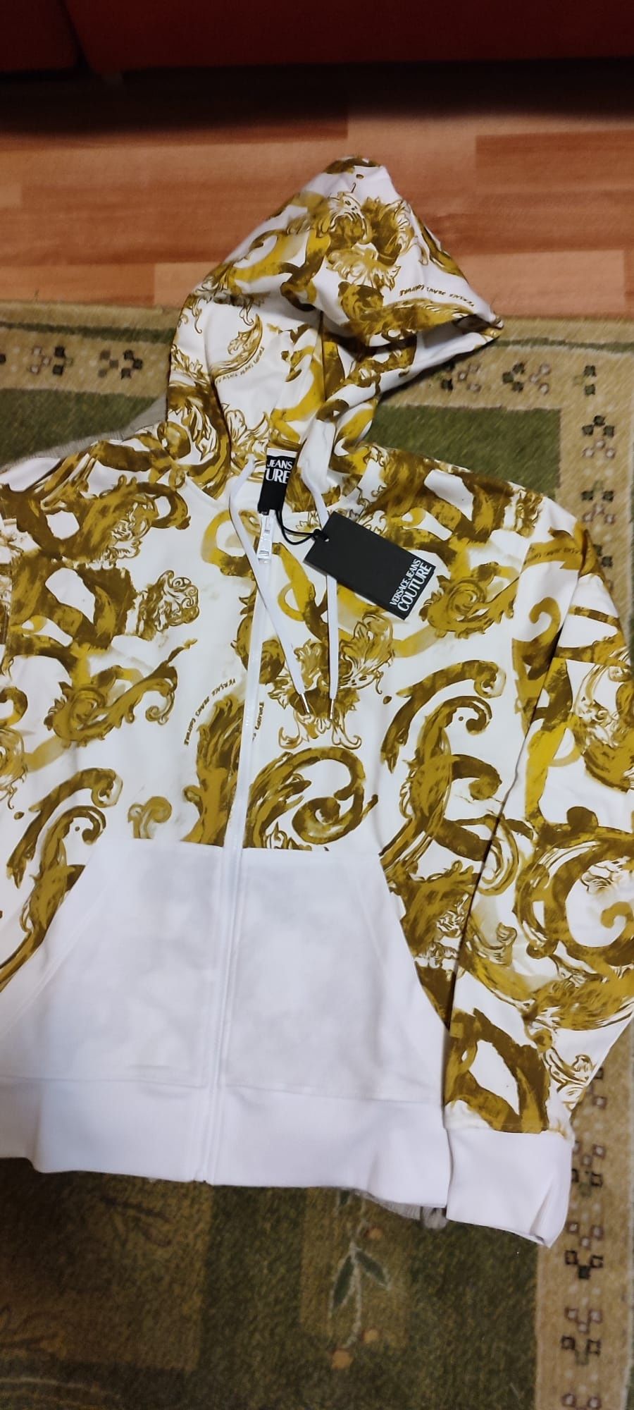 Hanorac VERSACE original model 2024 M,L,XL pret magazin 21mil ofertaa