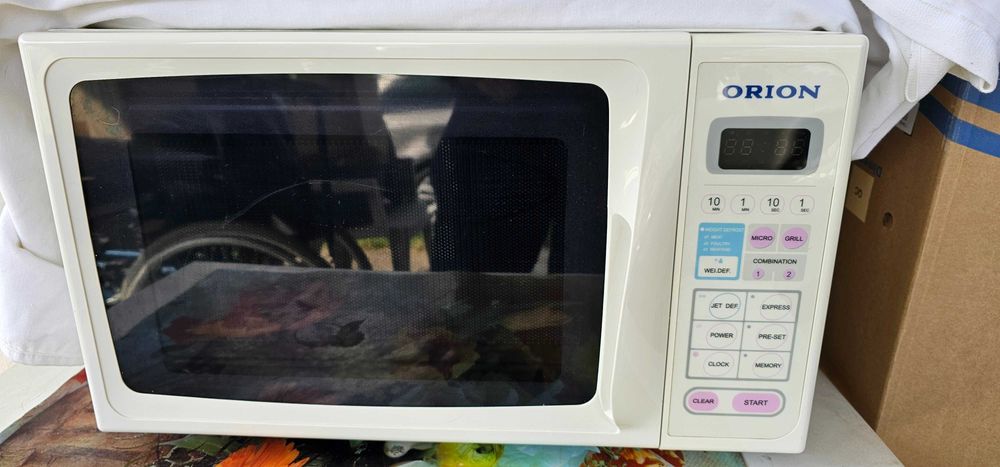 Cuptor cu microunde si grill Orion model OM-023D 23 Litri ,1400 wati