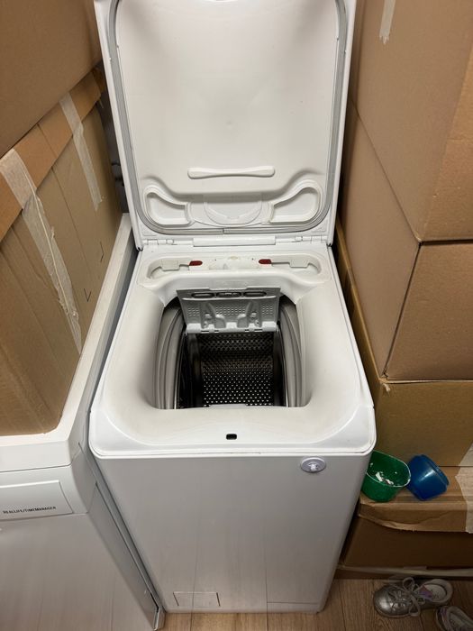 Продавам пералня AEG LTX6G261E с горно зареждане