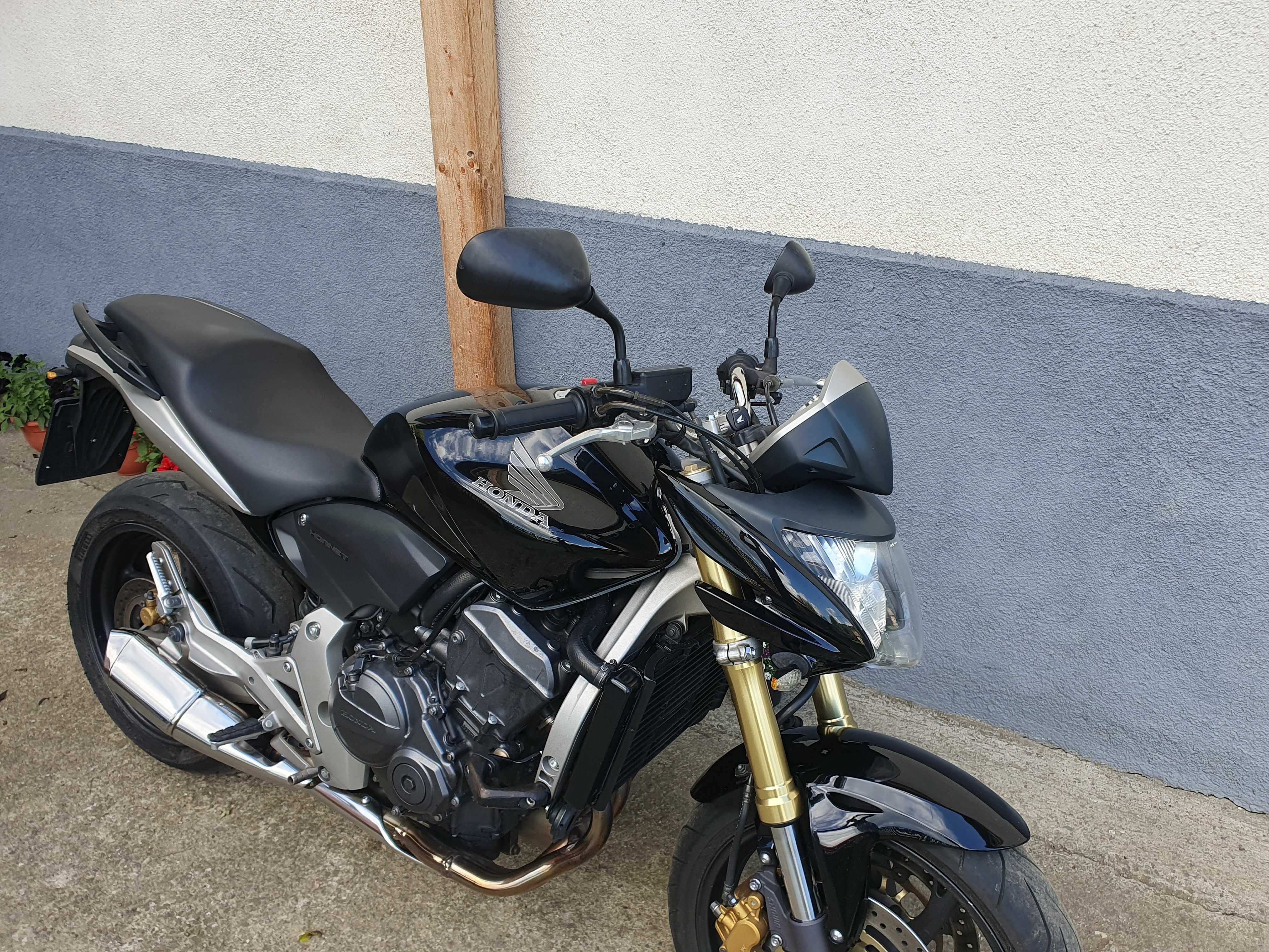 Vând Honda Hornet pc41.( nu ktm yamaha kawasaki suzuki)